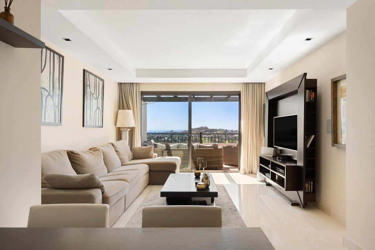2 Bed Apartment for sale in La Quinta Costa Del Sol, Málaga, Spain