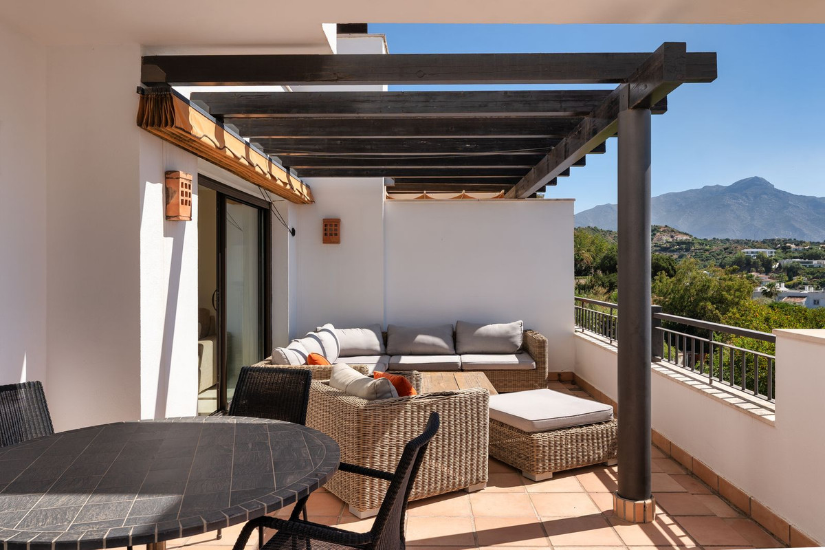 2 Bed Apartment for sale in La Quinta Costa Del Sol, Málaga, Spain
