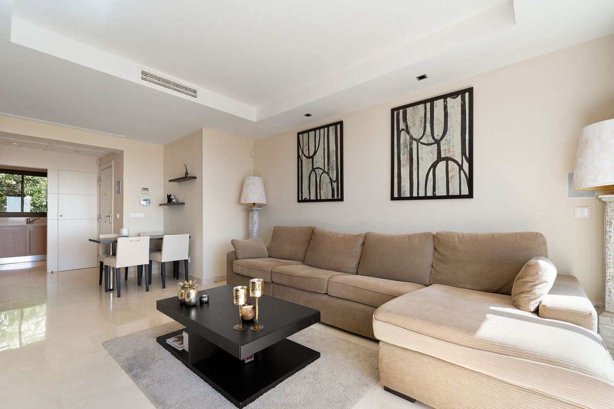 2 Bed Apartment for sale in La Quinta Costa Del Sol, Málaga, Spain