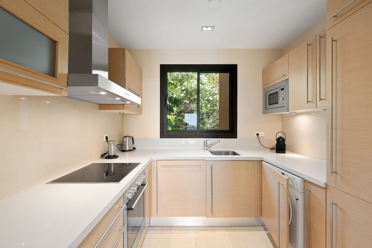 2 Bed Apartment for sale in La Quinta Costa Del Sol, Málaga, Spain