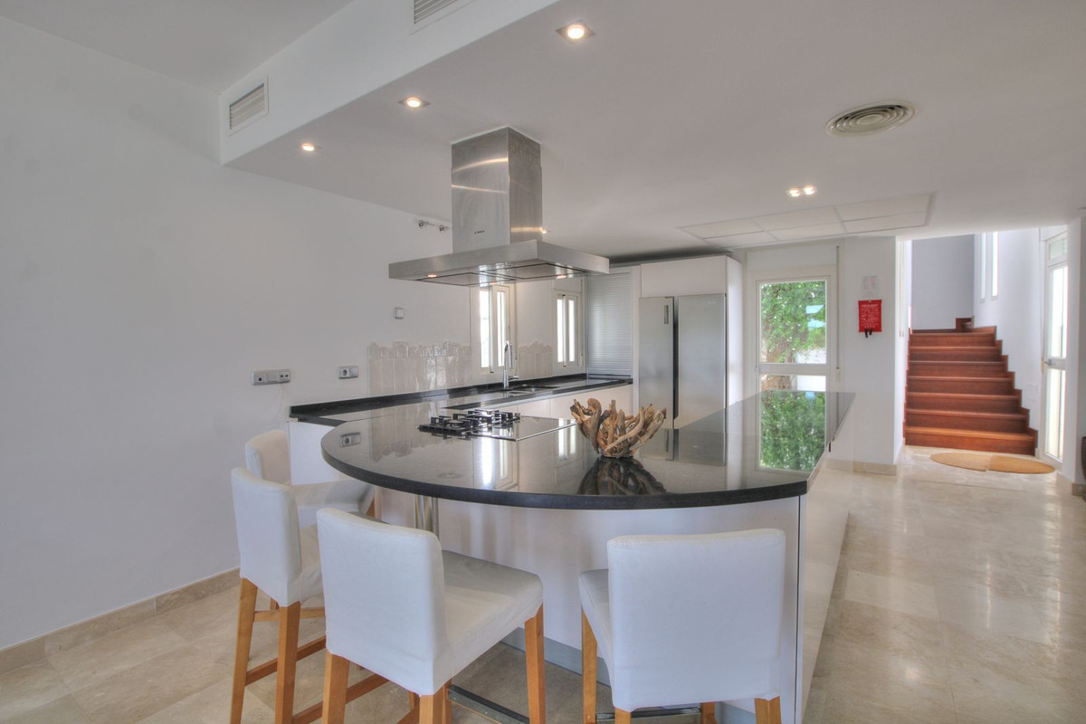 Se vende Villa - Chalet de 4 dormitorios en Costa Del Sol, Málaga, España