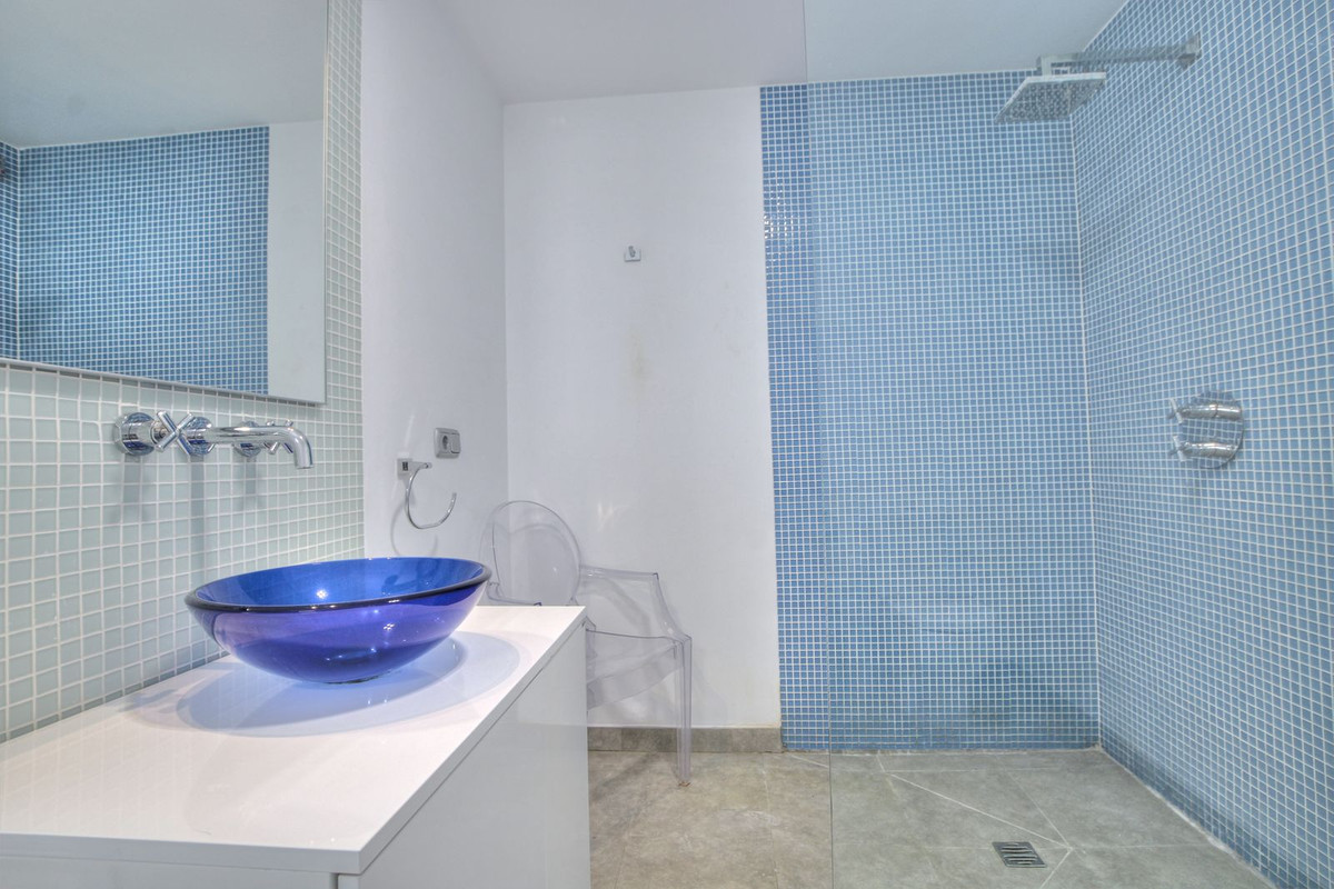 Se vende Villa - Chalet de 4 dormitorios en Costa Del Sol, Málaga, España