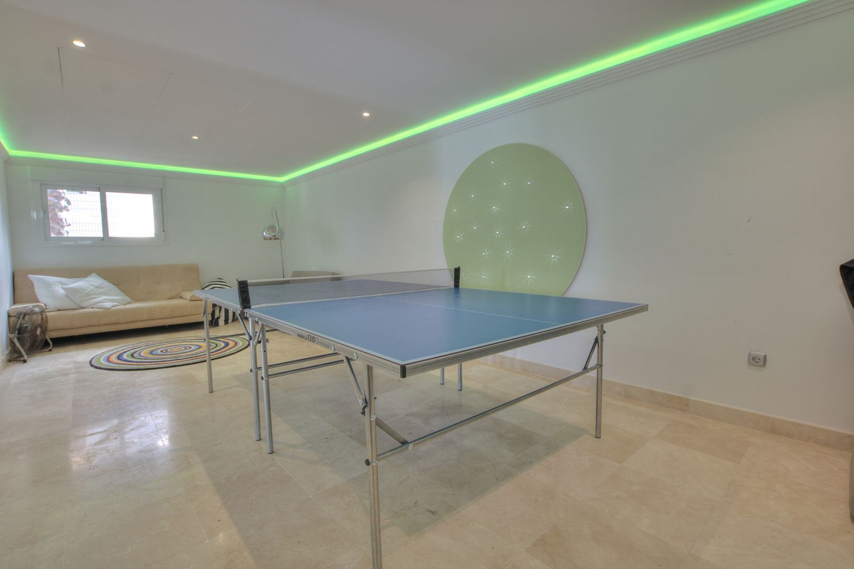 Se vende Villa - Chalet de 4 dormitorios en Costa Del Sol, Málaga, España