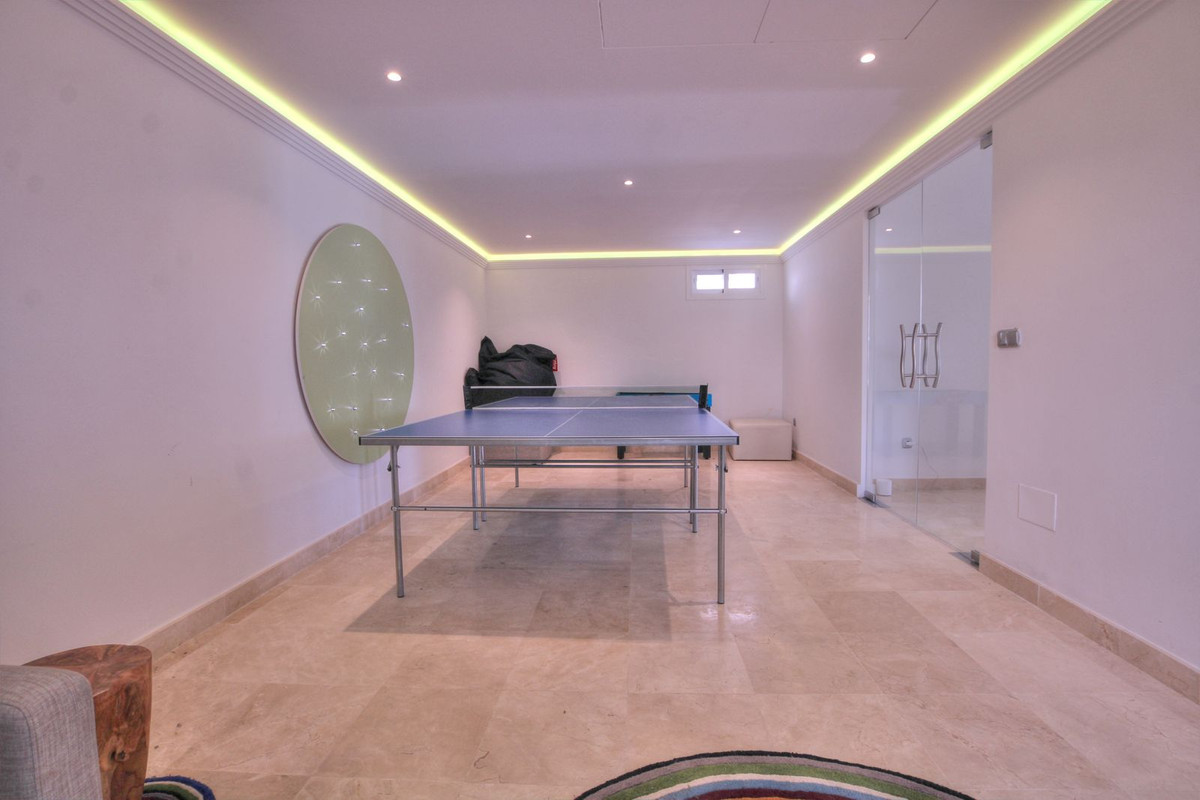 Se vende Villa - Chalet de 4 dormitorios en Costa Del Sol, Málaga, España