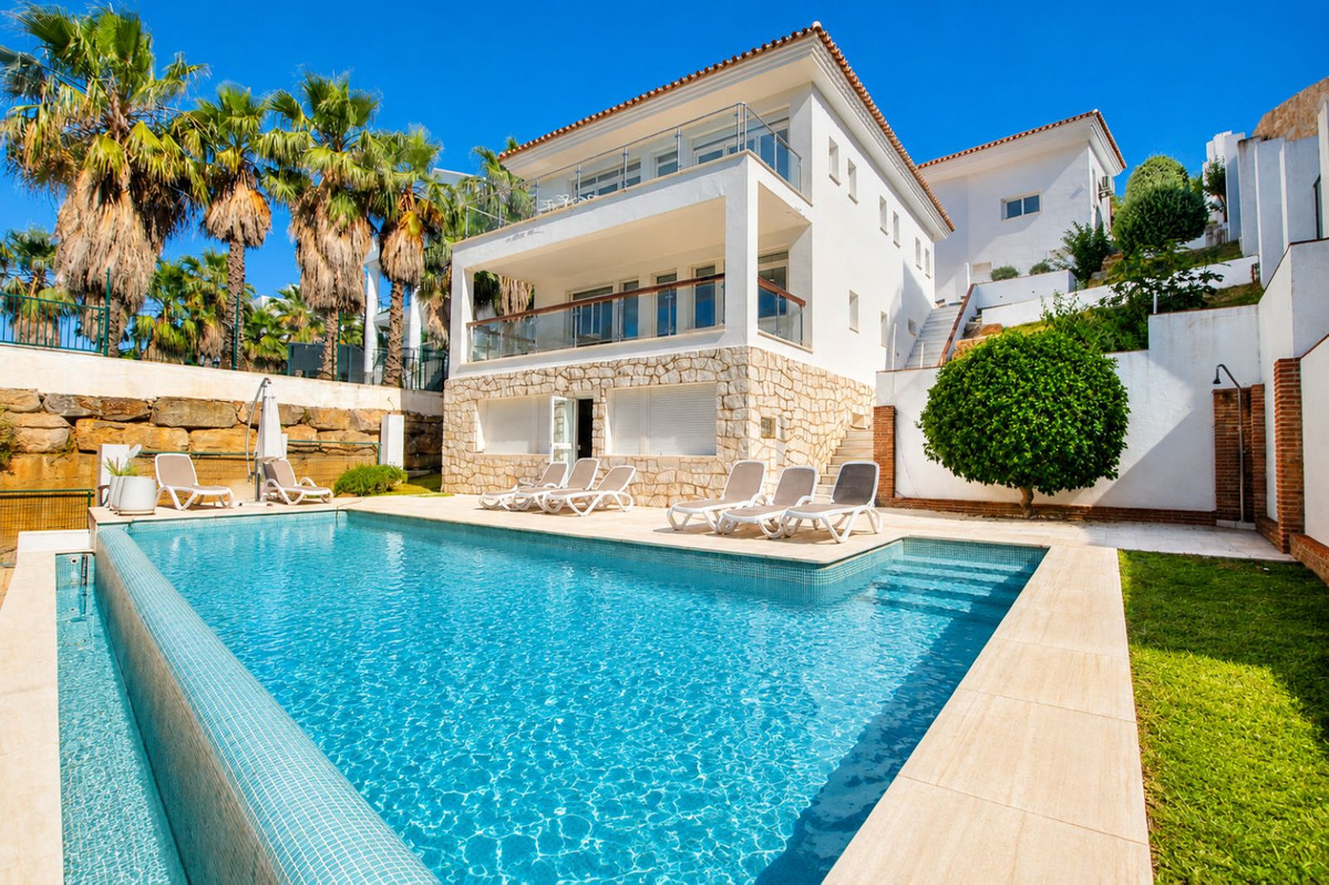 Se vende Villa - Chalet de 4 dormitorios en Costa Del Sol, Málaga, España