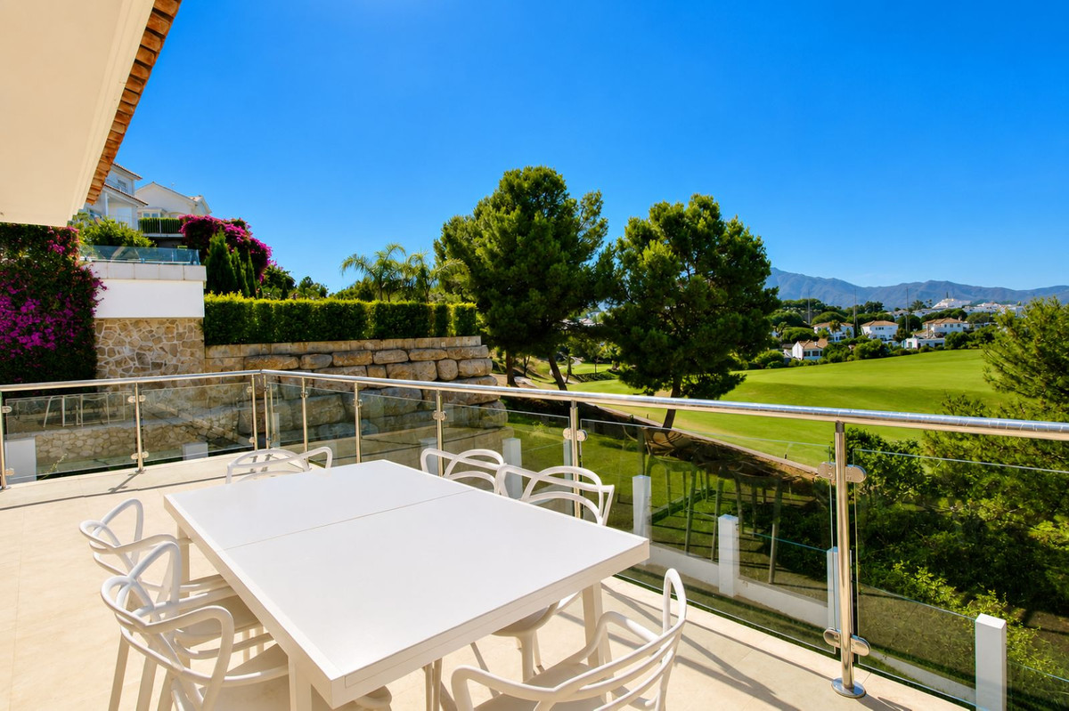 Se vende Villa - Chalet de 4 dormitorios en Costa Del Sol, Málaga, España