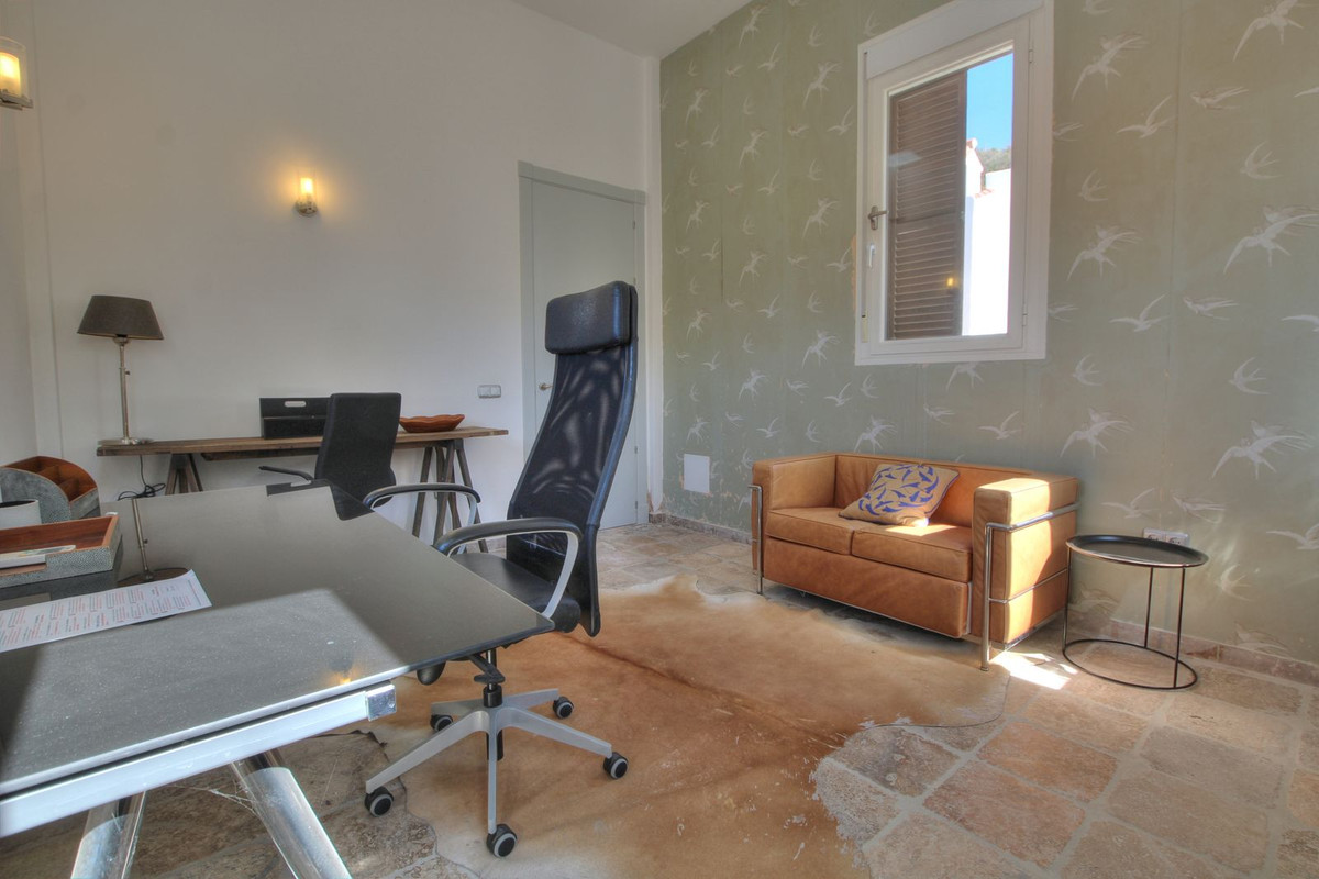 Se vende Villa - Chalet de 4 dormitorios en Costa Del Sol, Málaga, España