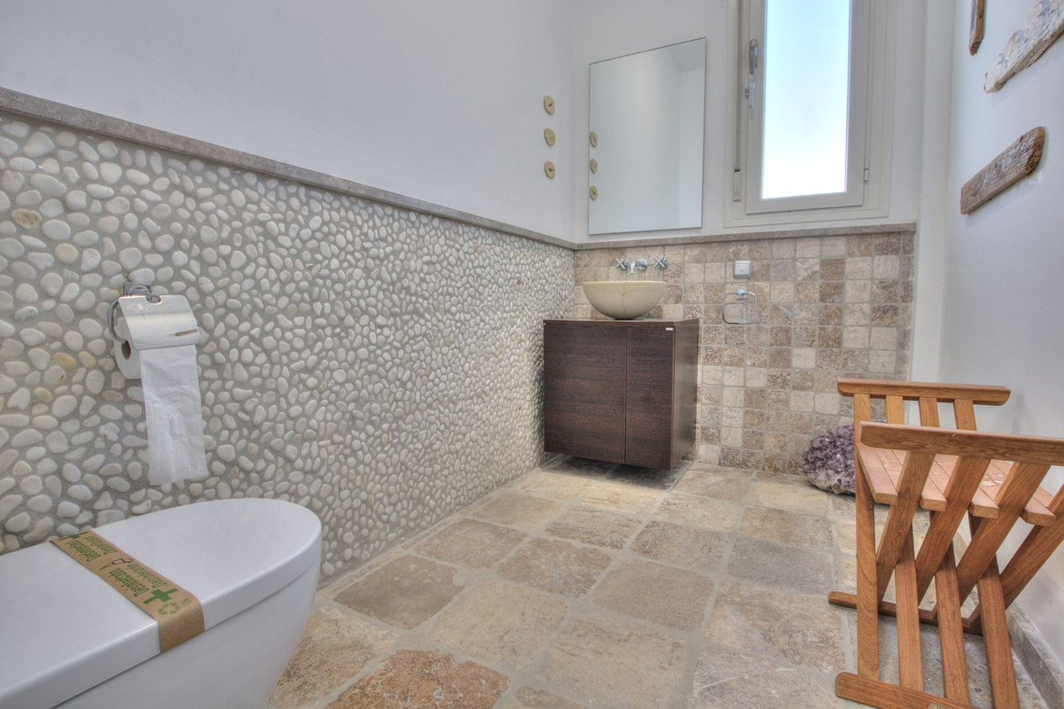 Se vende Villa - Chalet de 4 dormitorios en Costa Del Sol, Málaga, España