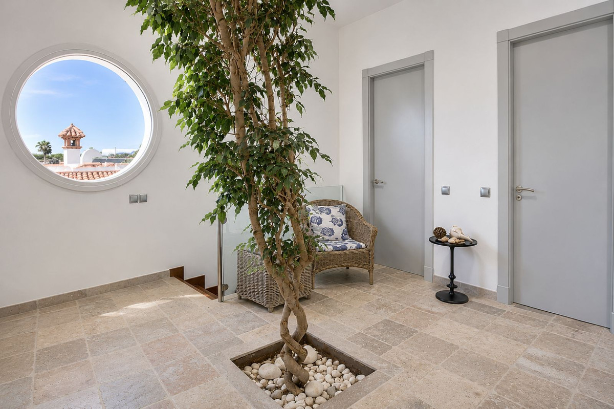 Se vende Villa - Chalet de 4 dormitorios en Costa Del Sol, Málaga, España