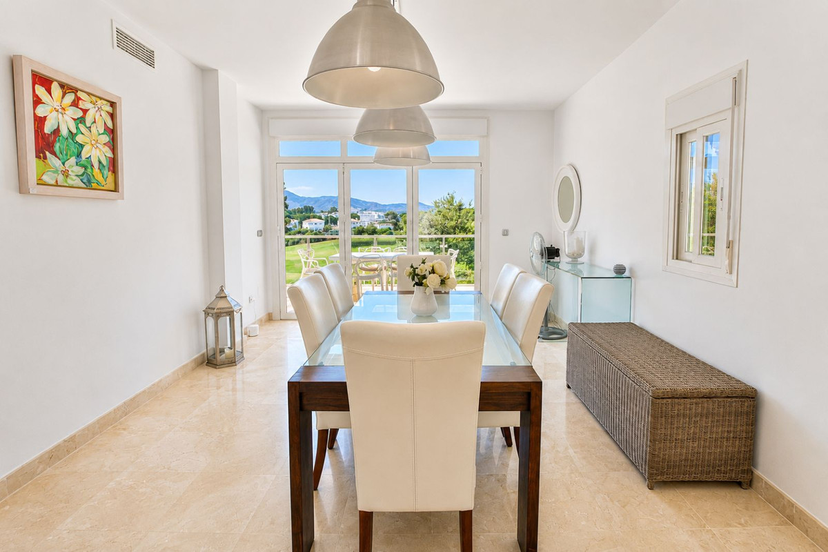 Se vende Villa - Chalet de 4 dormitorios en Costa Del Sol, Málaga, España