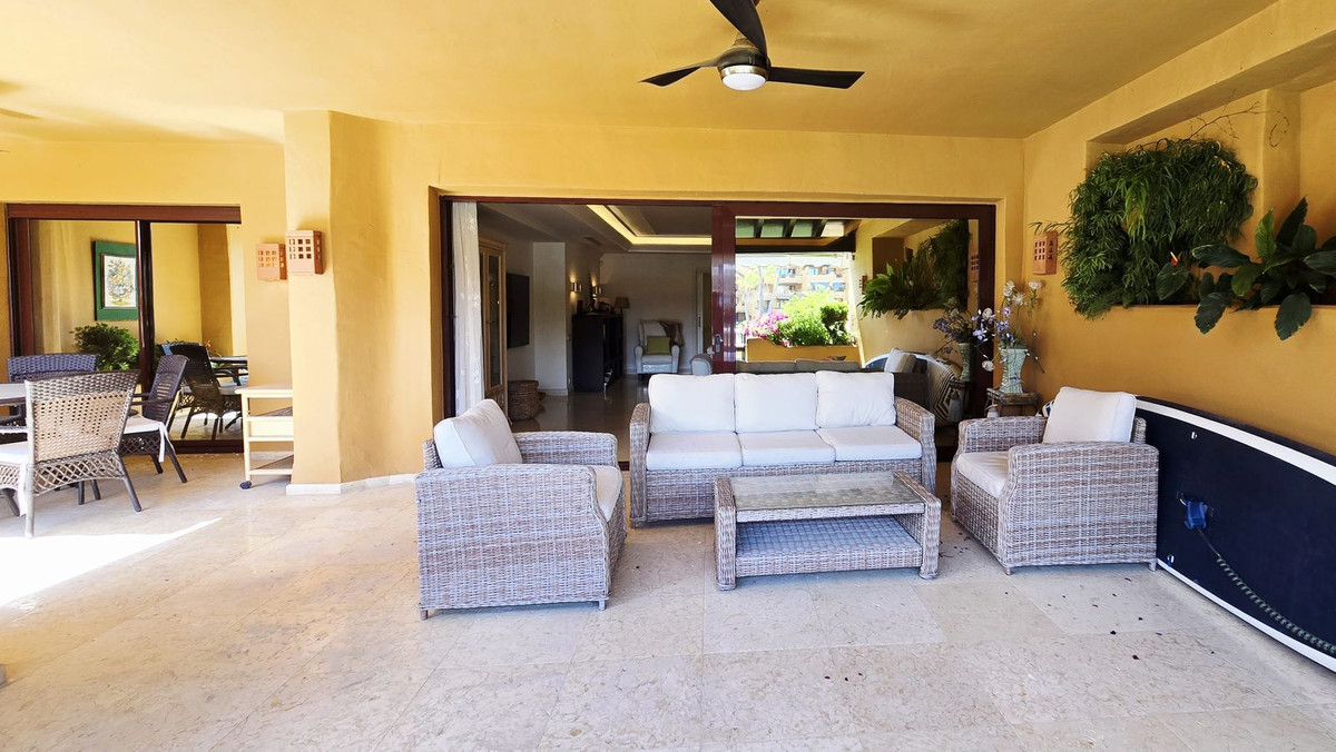 3 Bed Apartment for sale in Estepona Costa Del Sol, Málaga, Spain