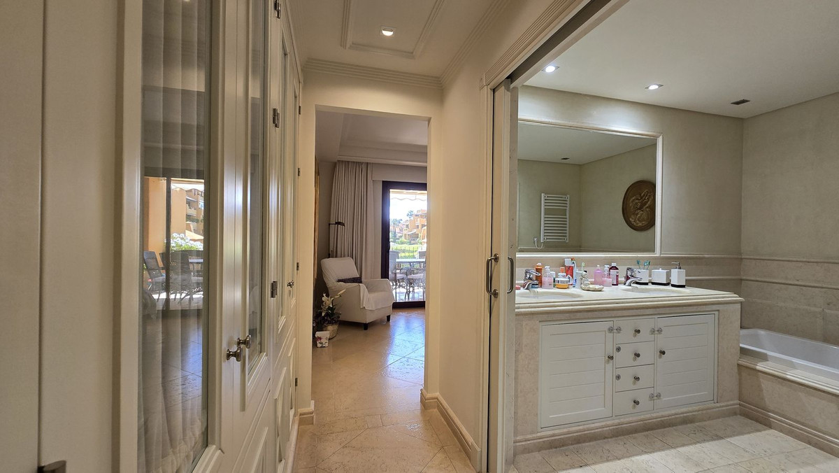 3 Bed Apartment for sale in Estepona Costa Del Sol, Málaga, Spain