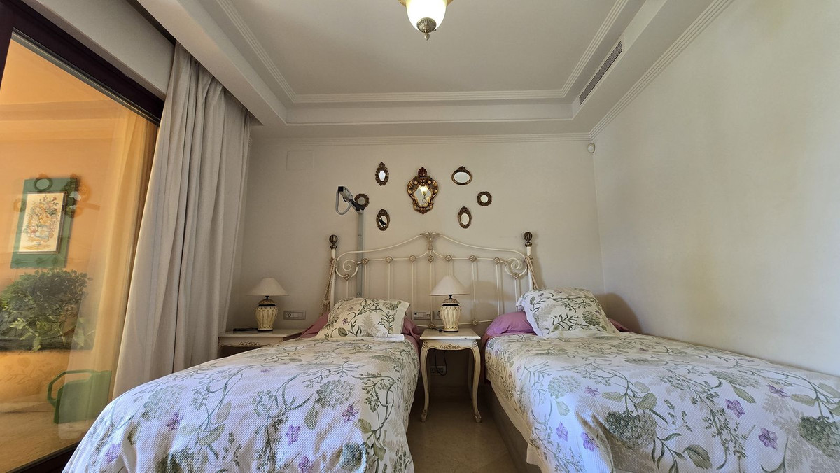 3 Bed Apartment for sale in Estepona Costa Del Sol, Málaga, Spain