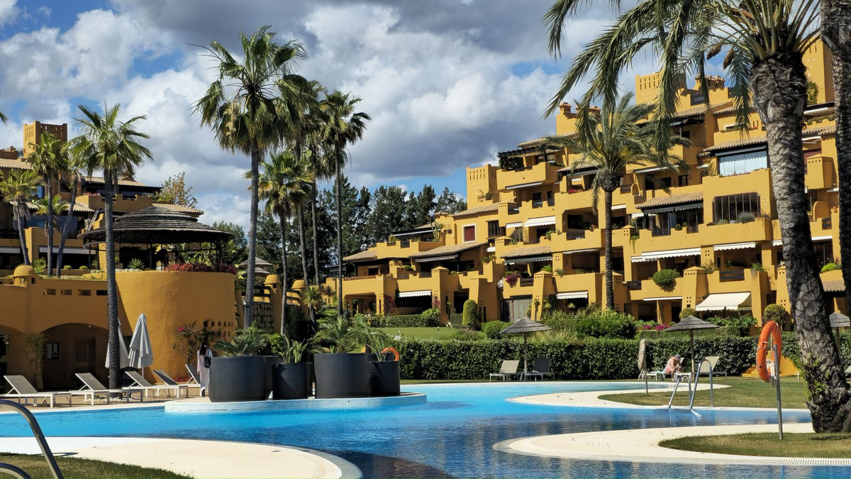 3 Bed Apartment for sale in Estepona Costa Del Sol, Málaga, Spain