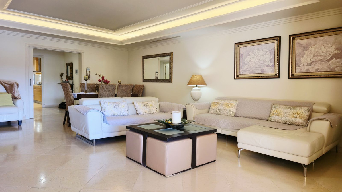 3 Bed Apartment for sale in Estepona Costa Del Sol, Málaga, Spain