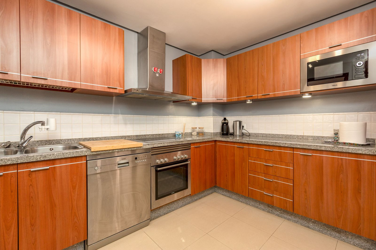 3 Bed Apartment for sale in La Mairena Costa Del Sol, Málaga, Spain