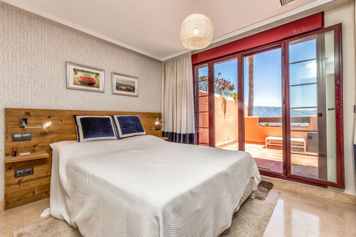 3 Bed Apartment for sale in La Mairena Costa Del Sol, Málaga, Spain