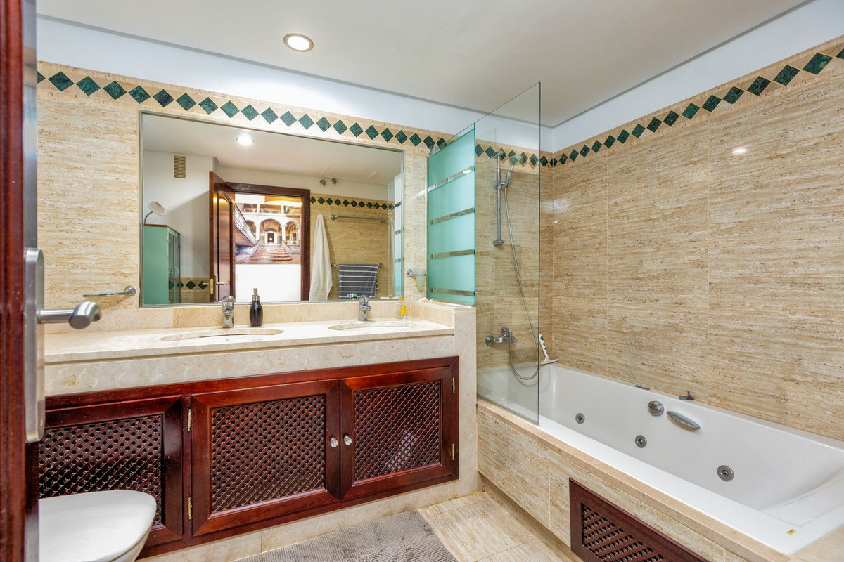 3 Bed Apartment for sale in La Mairena Costa Del Sol, Málaga, Spain