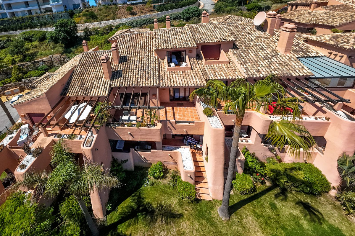 3 Bed Apartment for sale in La Mairena Costa Del Sol, Málaga, Spain