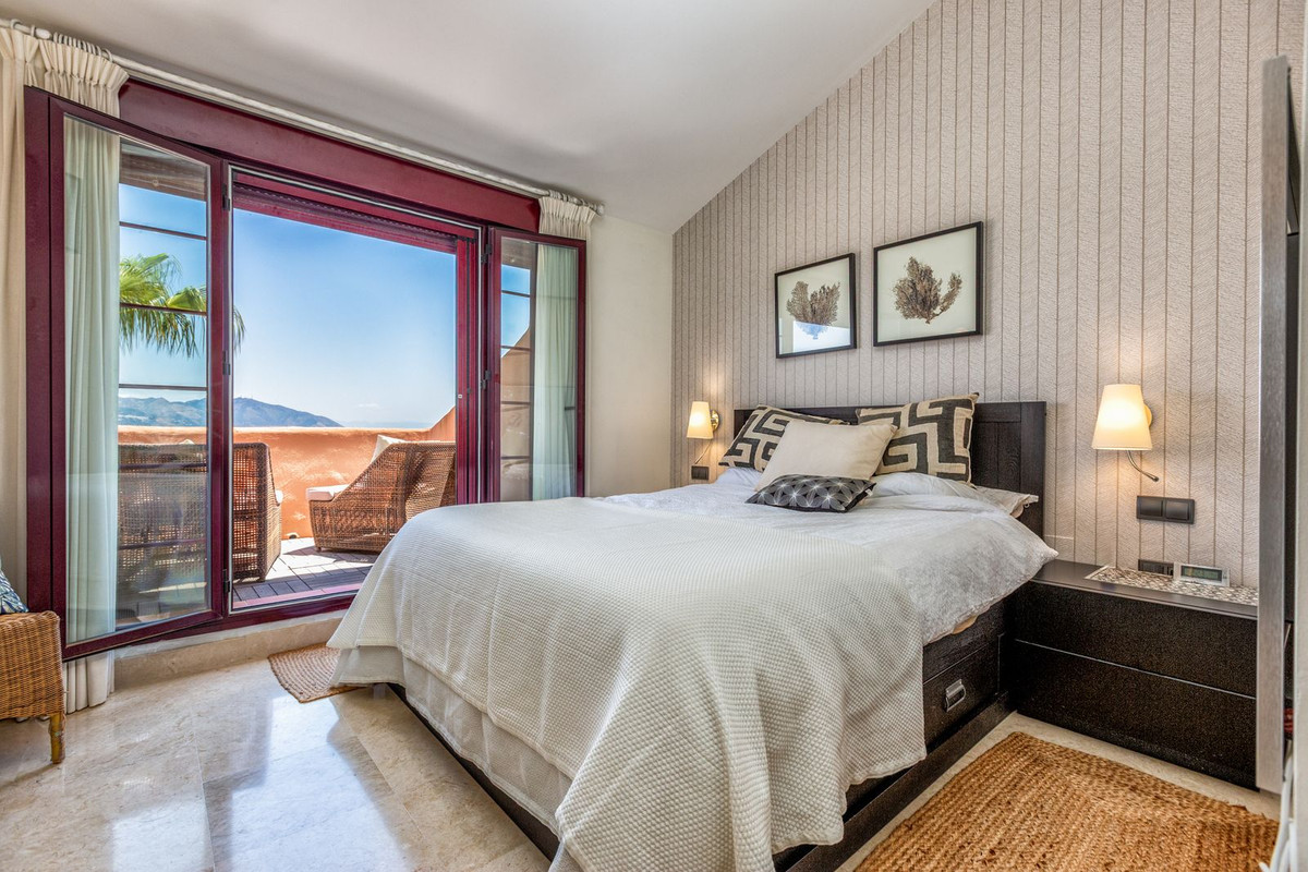 3 Bed Apartment for sale in La Mairena Costa Del Sol, Málaga, Spain