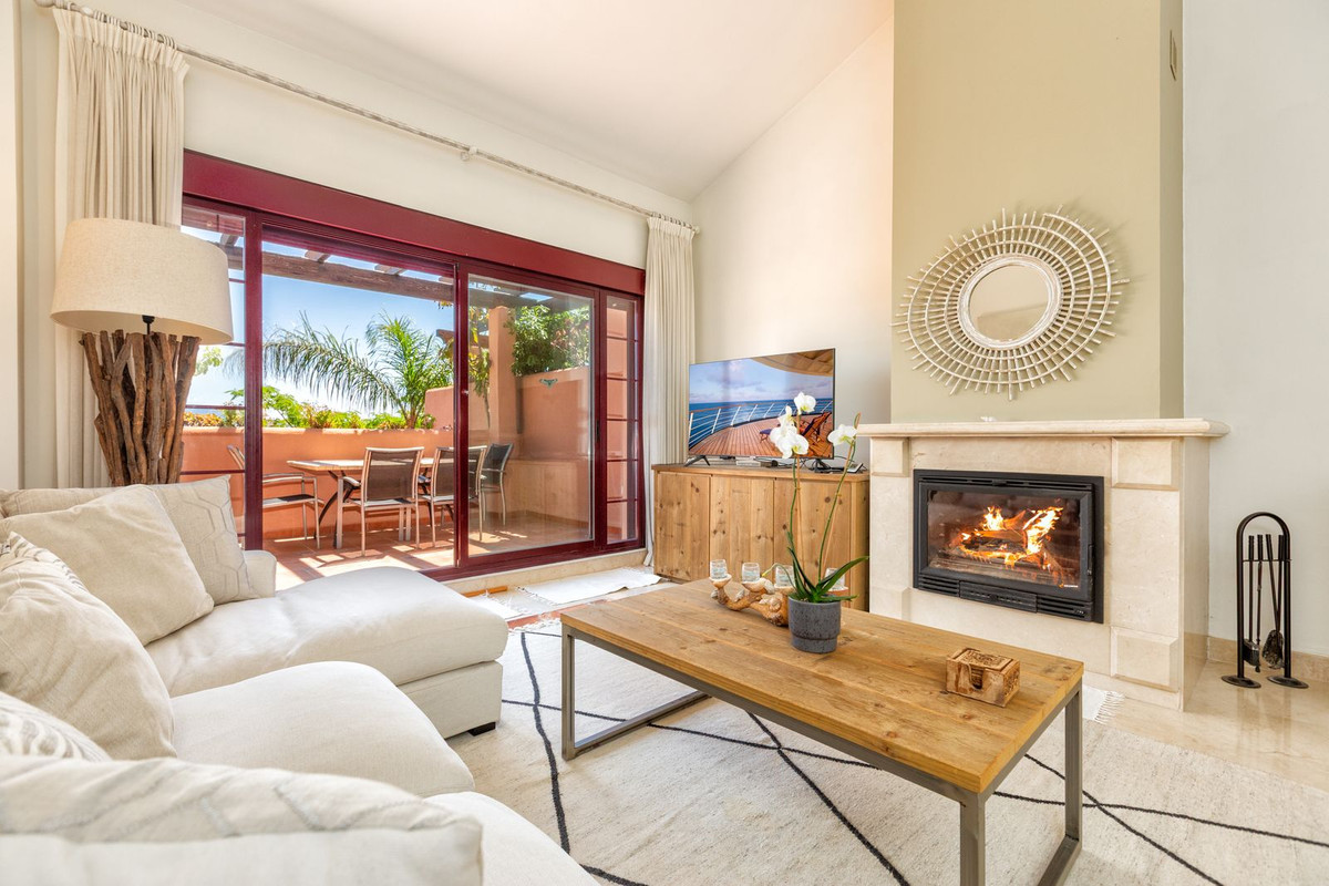 3 Bed Apartment for sale in La Mairena Costa Del Sol, Málaga, Spain