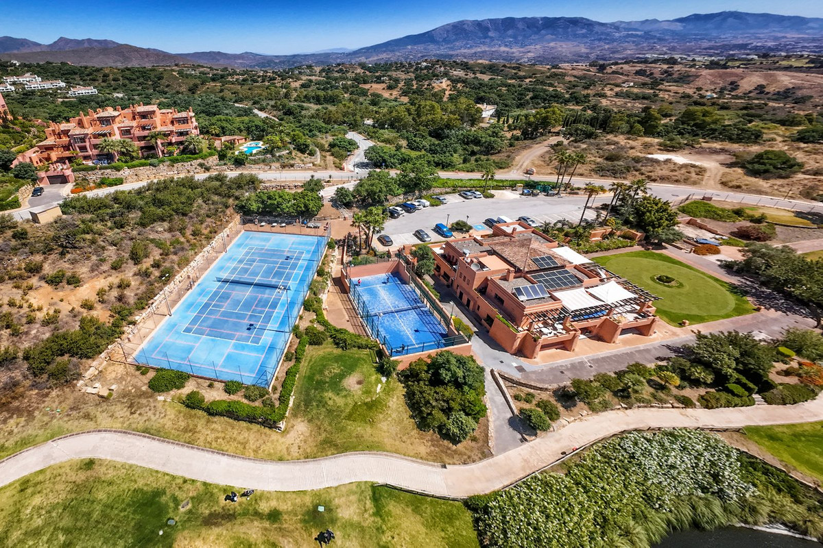 3 Bed Apartment for sale in La Mairena Costa Del Sol, Málaga, Spain