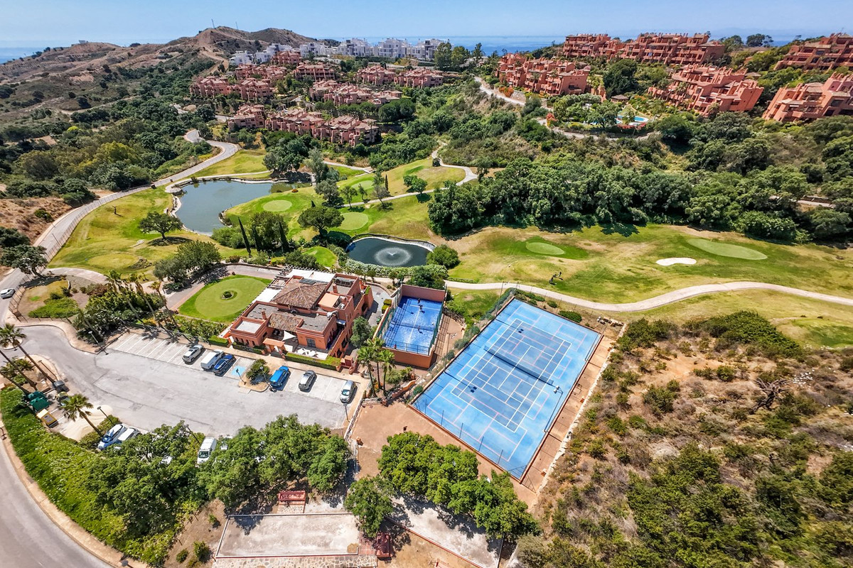 3 Bed Apartment for sale in La Mairena Costa Del Sol, Málaga, Spain