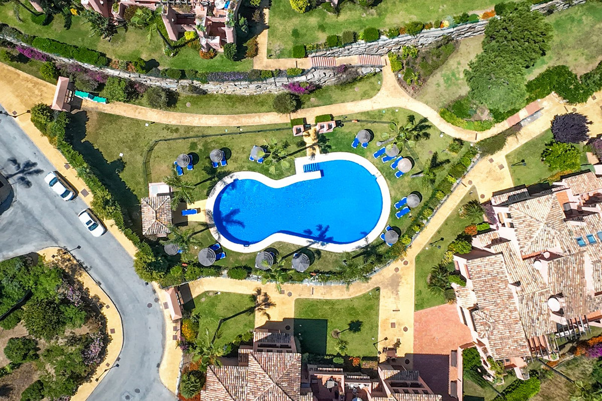 3 Bed Apartment for sale in La Mairena Costa Del Sol, Málaga, Spain