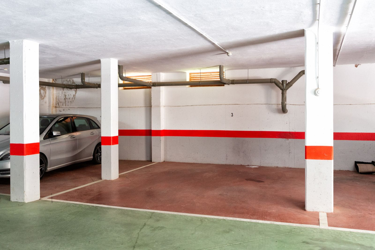 3 Bed Apartment for sale in La Mairena Costa Del Sol, Málaga, Spain