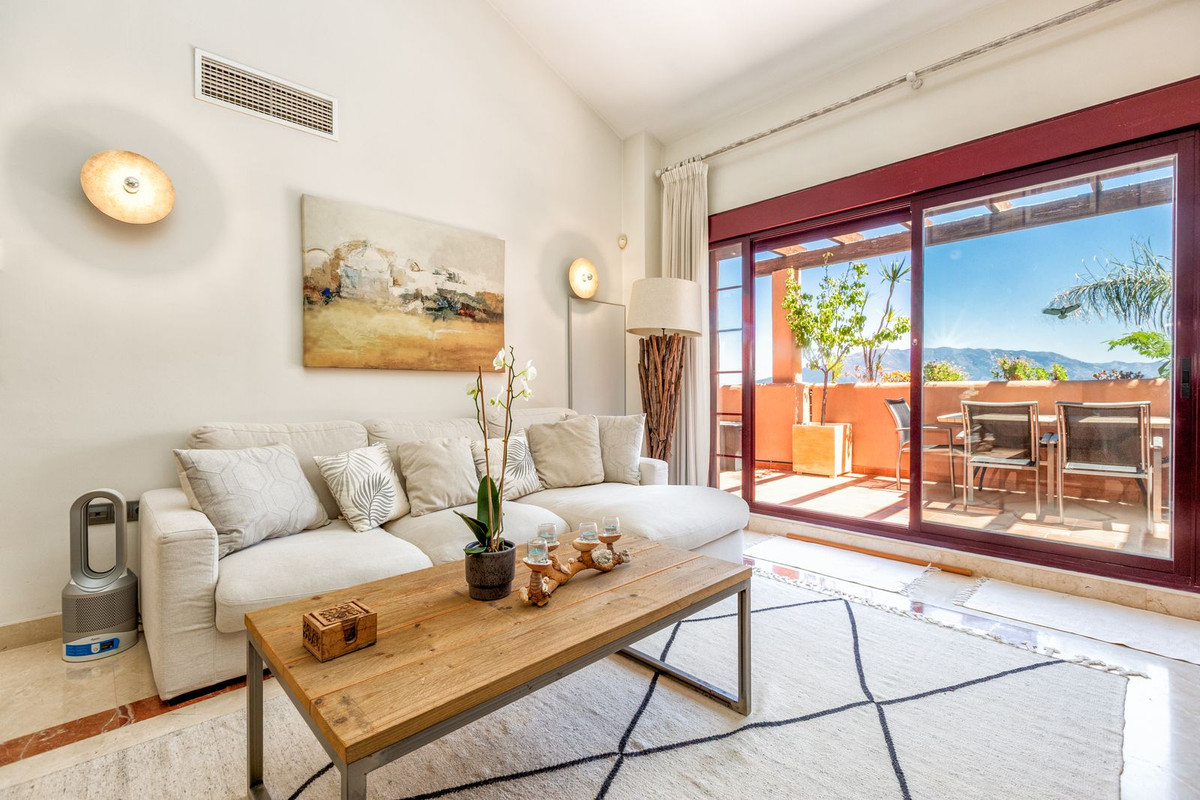 3 Bed Apartment for sale in La Mairena Costa Del Sol, Málaga, Spain