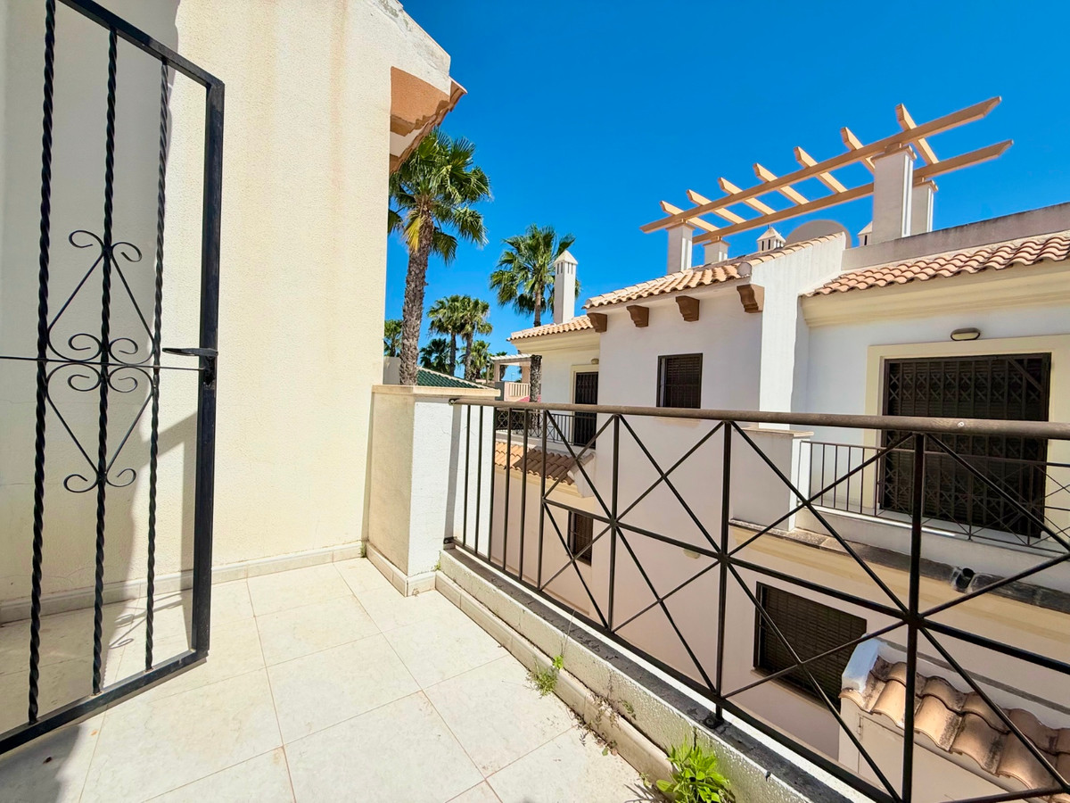 Se vende Pareada de 3 dormitorios en Costa Blanca, Alicante, España
