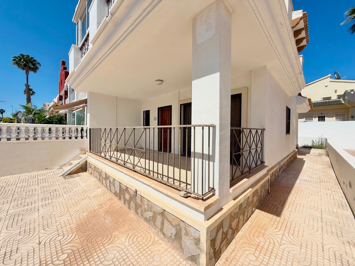 Se vende Pareada de 3 dormitorios en Costa Blanca, Alicante, España
