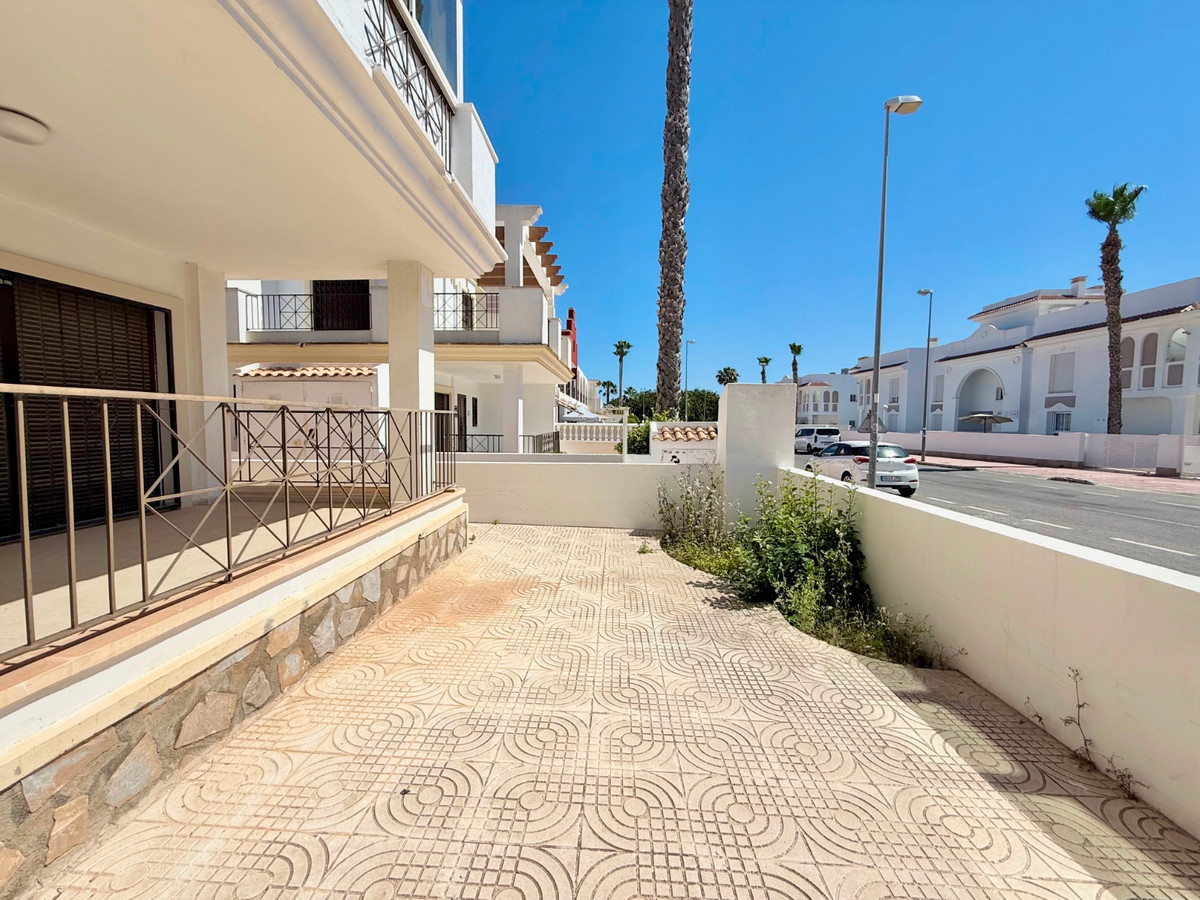 Se vende Pareada de 3 dormitorios en Costa Blanca, Alicante, España