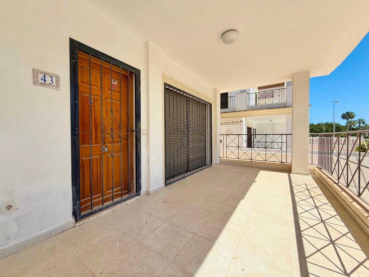 Se vende Pareada de 3 dormitorios en Costa Blanca, Alicante, España