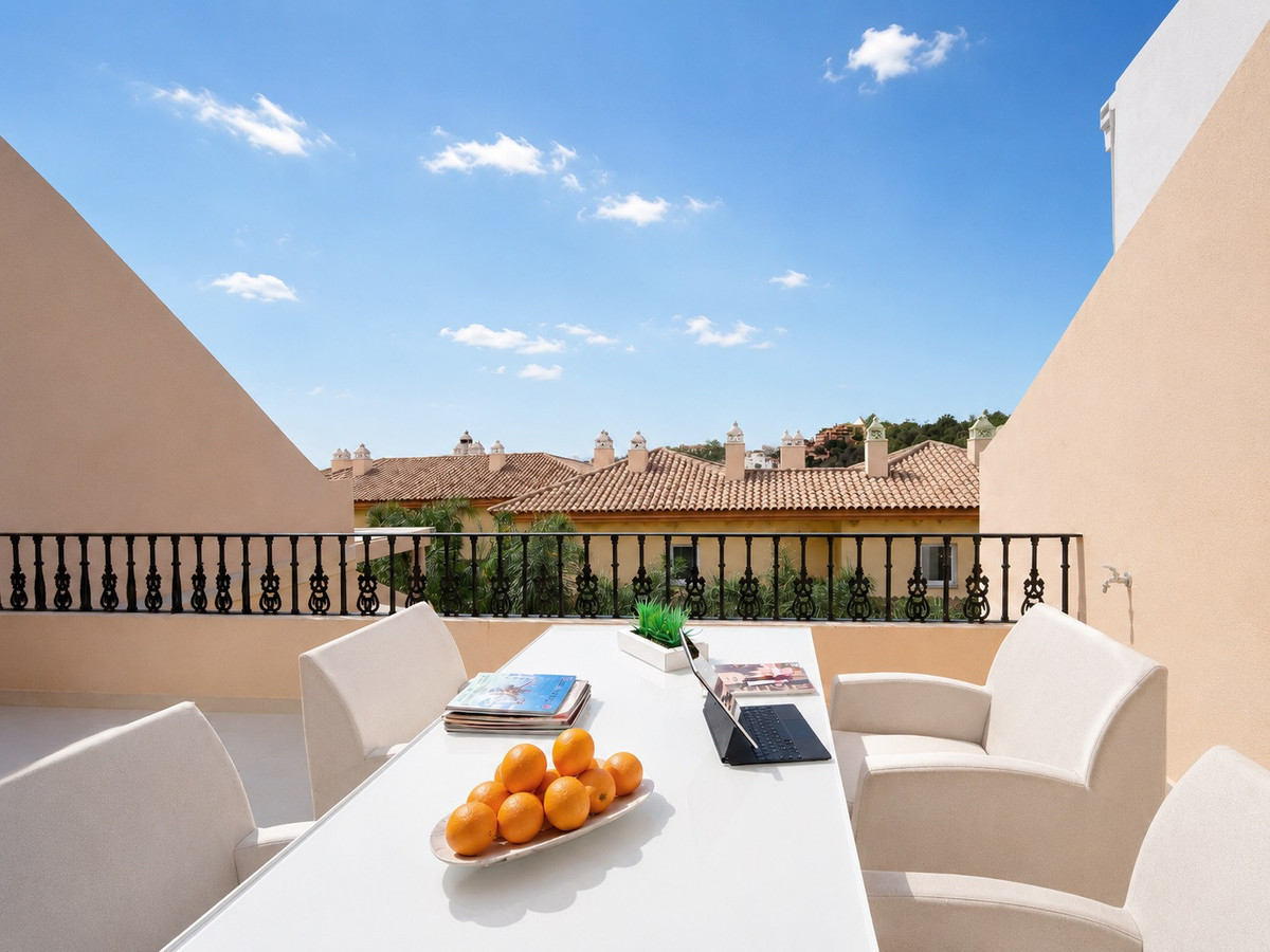 2 Bed Apartment for sale in Nueva Andalucía Costa Del Sol, Málaga, Spain