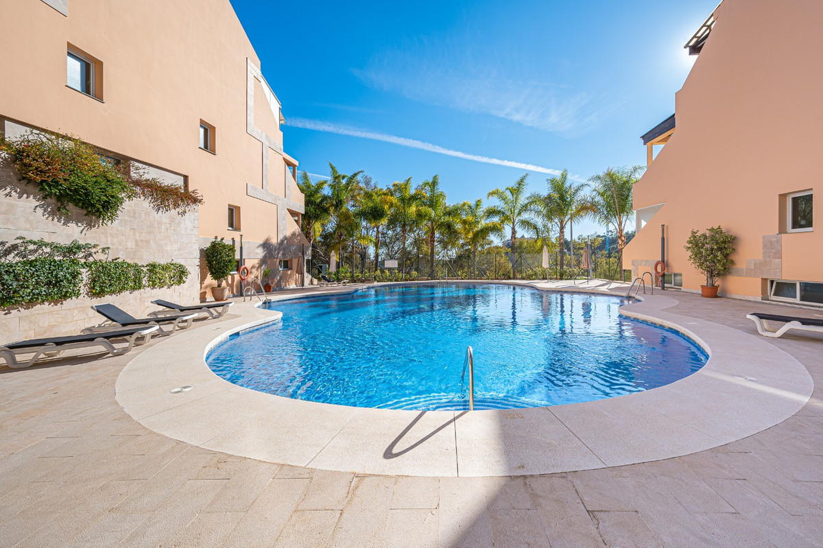 2 Bed Apartment for sale in Nueva Andalucía Costa Del Sol, Málaga, Spain