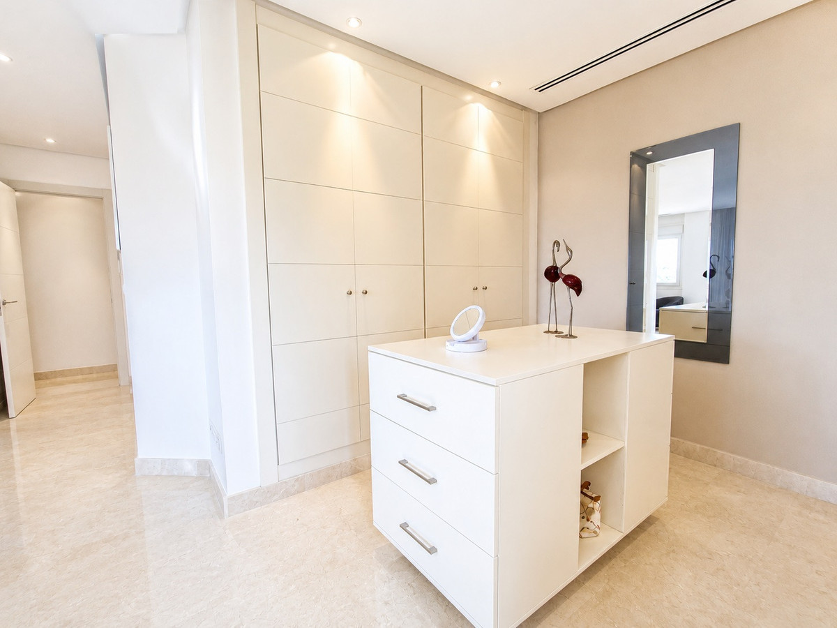 2 Bed Apartment for sale in Nueva Andalucía Costa Del Sol, Málaga, Spain