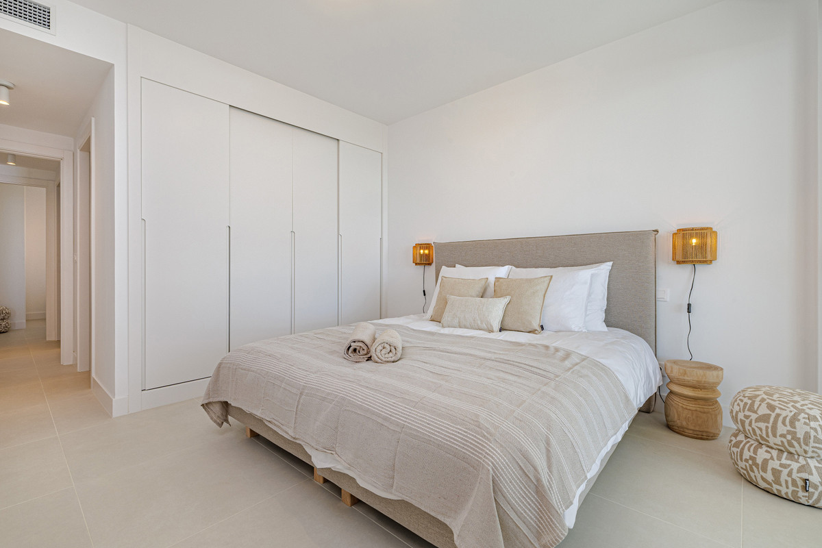 2 Bed Apartment for sale in Fuengirola Costa Del Sol, Málaga, Spain