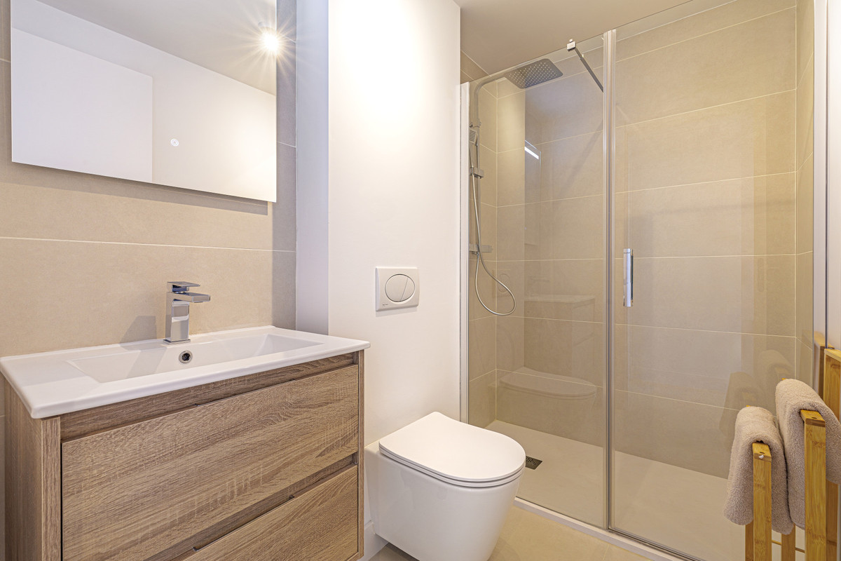 2 Bed Apartment for sale in Fuengirola Costa Del Sol, Málaga, Spain
