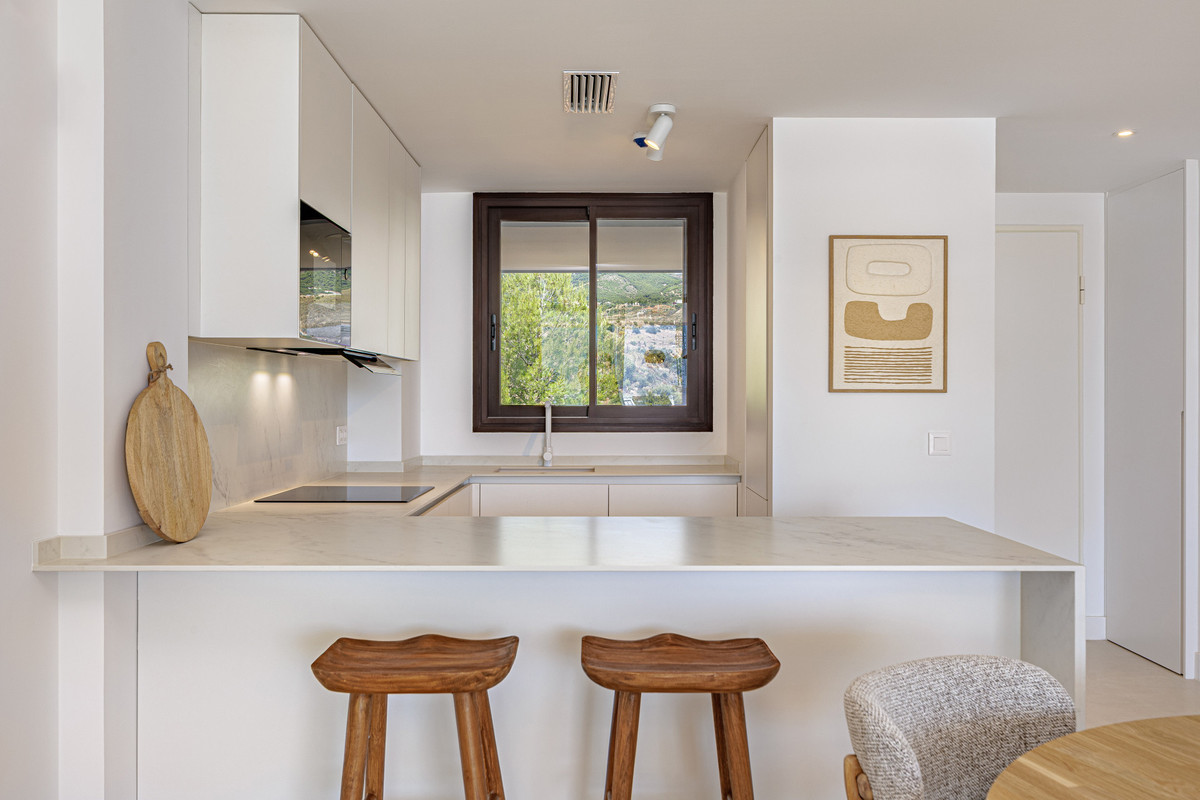 2 Bed Apartment for sale in Fuengirola Costa Del Sol, Málaga, Spain