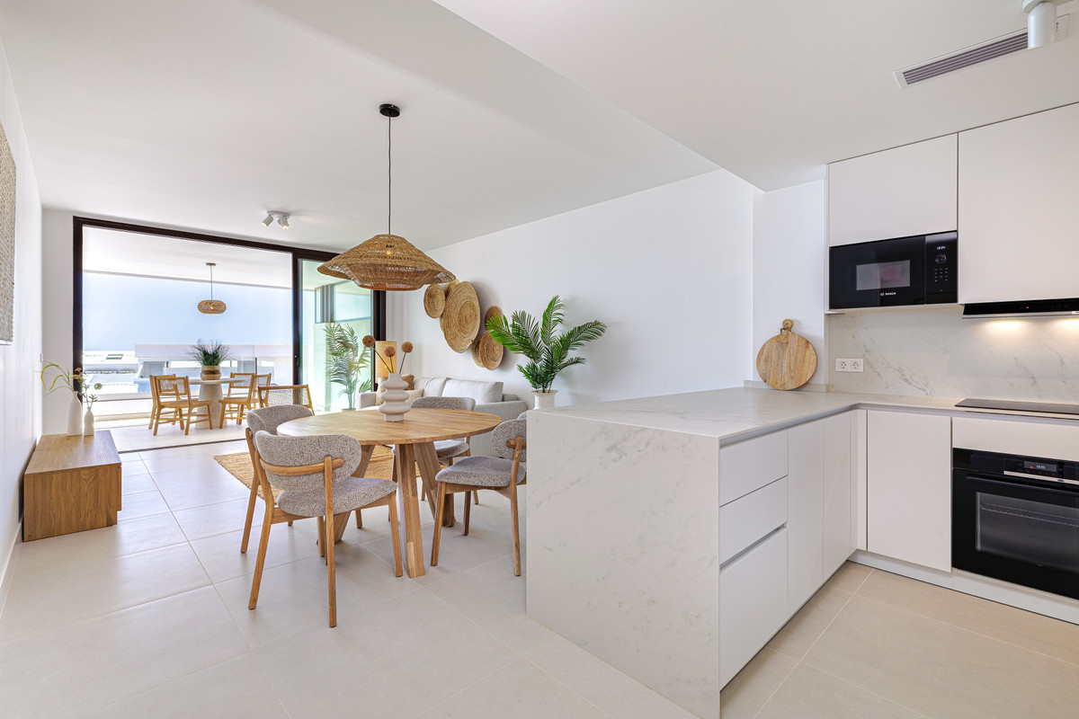 2 Bed Apartment for sale in Fuengirola Costa Del Sol, Málaga, Spain