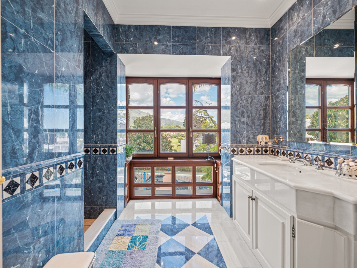 6 Bed Townhouse for sale in Nueva Andalucía Costa Del Sol, Málaga, Spain