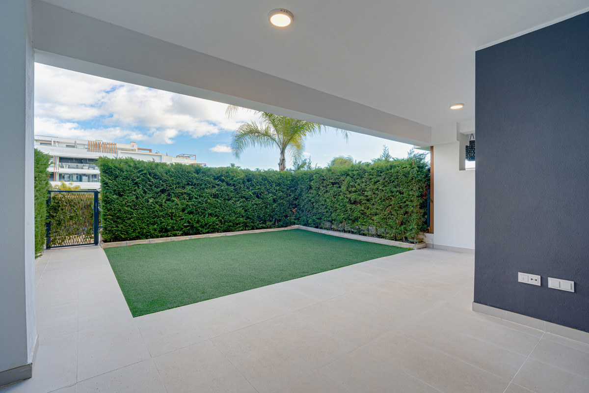 Se vende Apartamento Planta Baja de 2 dormitorios en Costa Del Sol, Málaga, España
