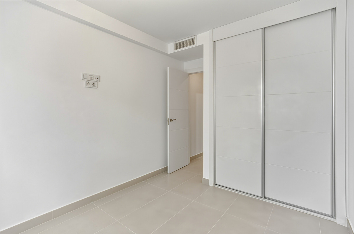 Se vende Apartamento Planta Baja de 2 dormitorios en Costa Del Sol, Málaga, España