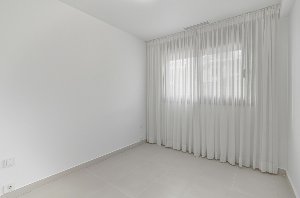 Se vende Apartamento Planta Baja de 2 dormitorios en Costa Del Sol, Málaga, España