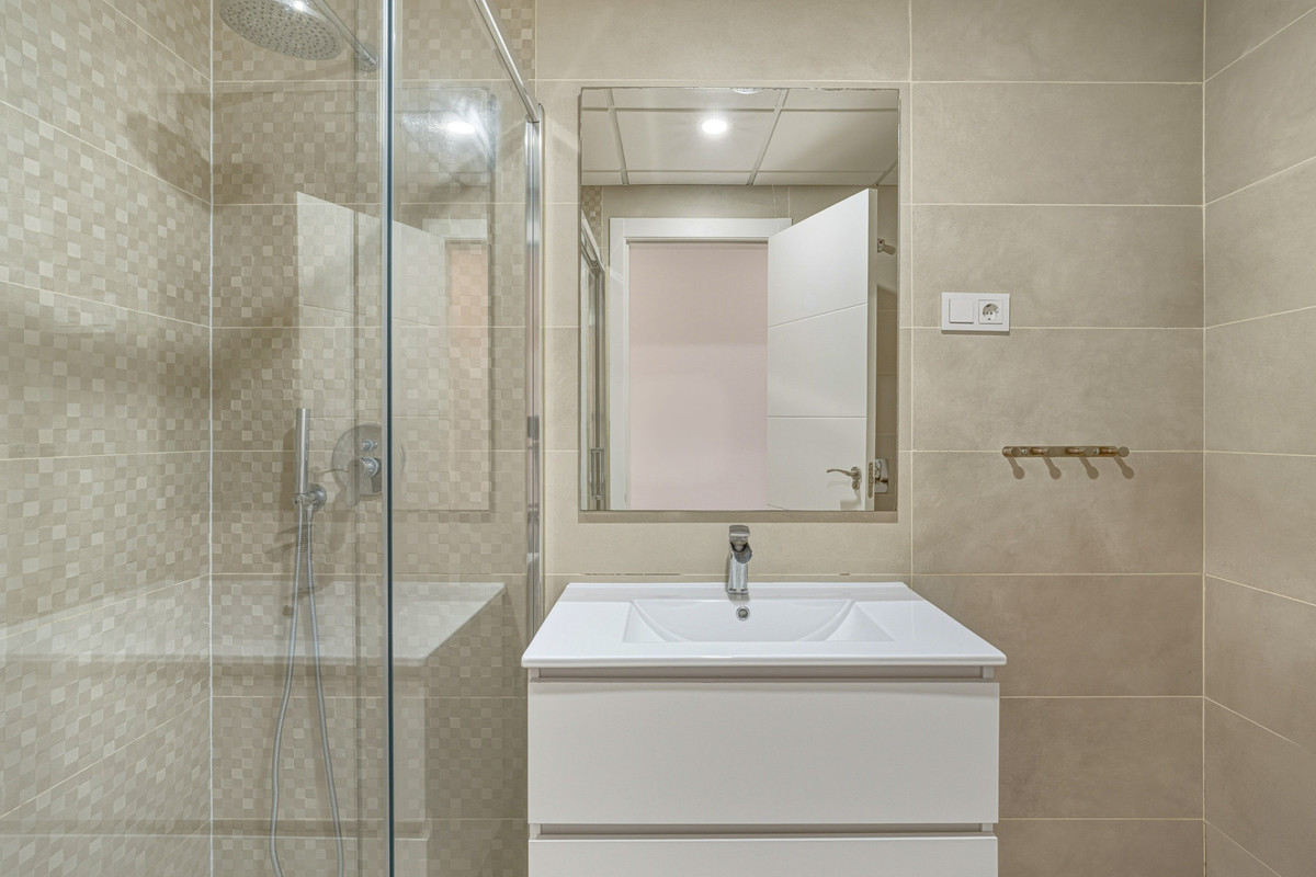Se vende Apartamento Planta Baja de 2 dormitorios en Costa Del Sol, Málaga, España