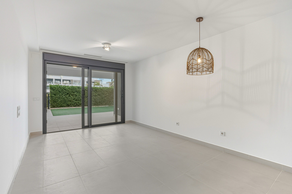Se vende Apartamento Planta Baja de 2 dormitorios en Costa Del Sol, Málaga, España