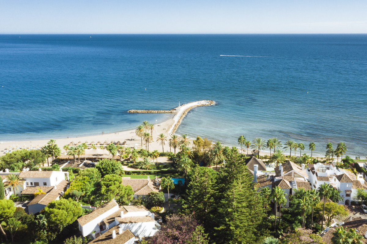 2 Bed Apartment for sale in The Golden Mile Costa Del Sol, Málaga, Spain