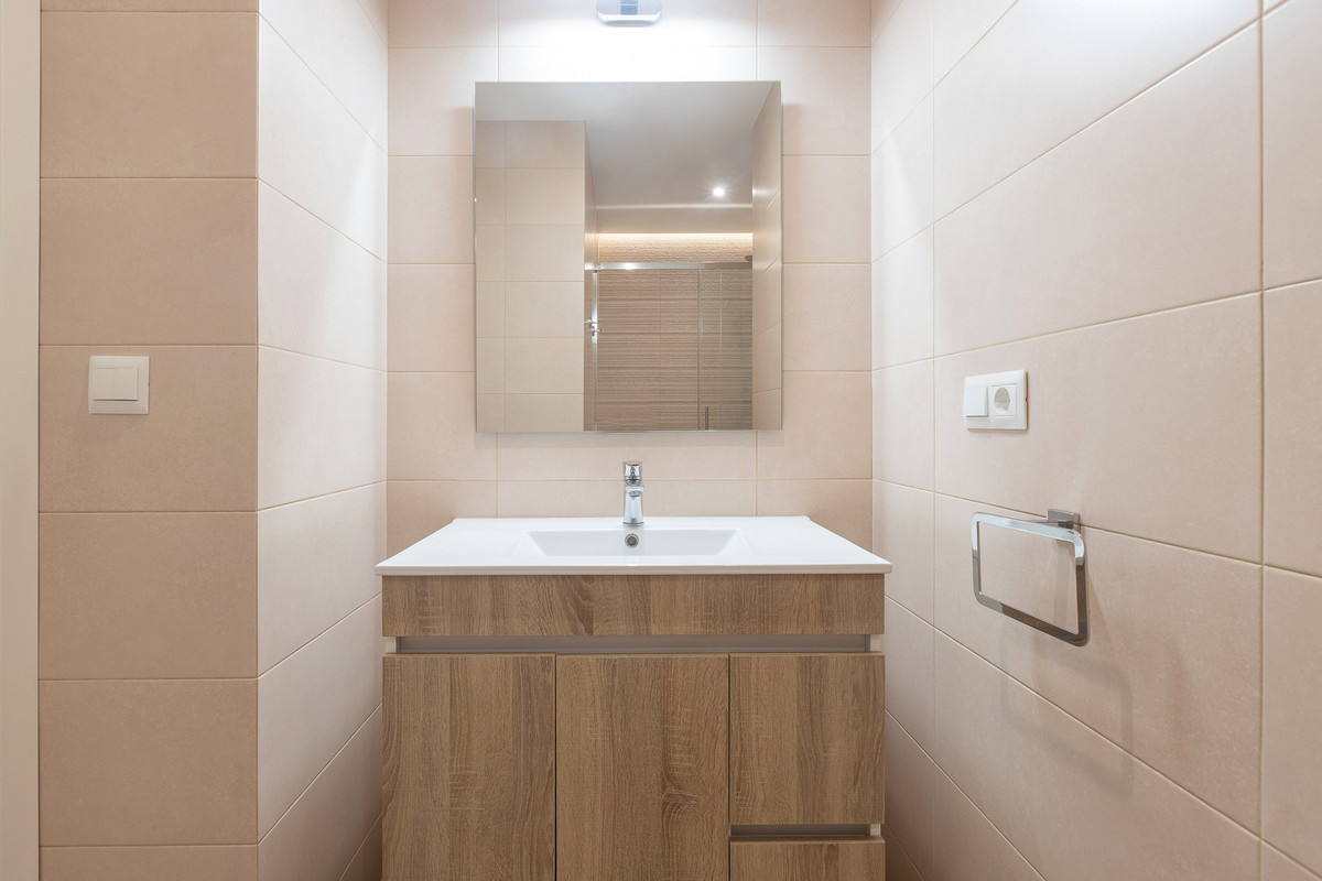 2 Bed Apartment for sale in The Golden Mile Costa Del Sol, Málaga, Spain