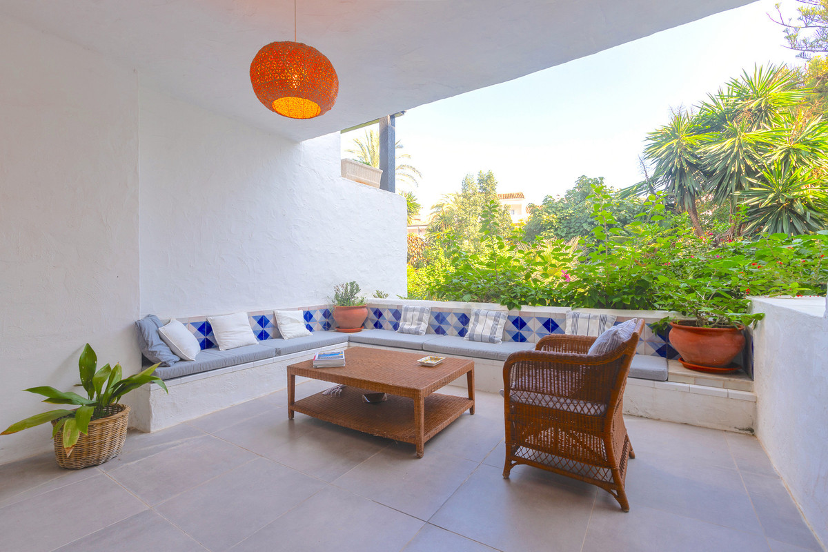 2 Bed Apartment for sale in The Golden Mile Costa Del Sol, Málaga, Spain